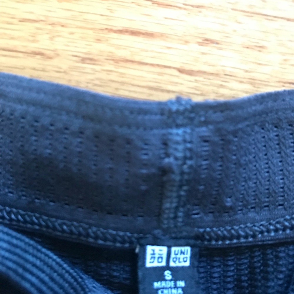 Men’s UNIGLO Shorts Size S - Picture 2 of 3